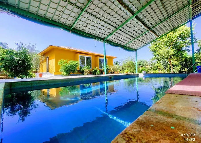 Girisadan Organic Farm Retreat & Botanical Forest